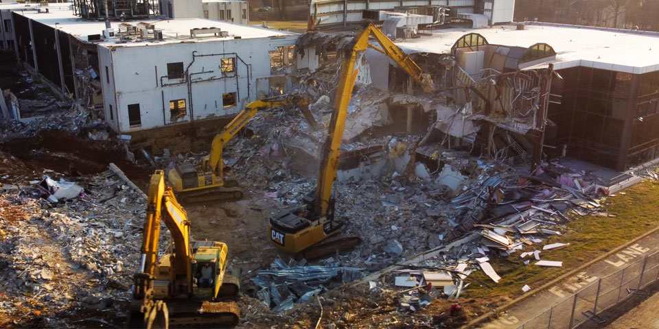 70ft-long-reach-demolition-excavator-blog-6.jpg